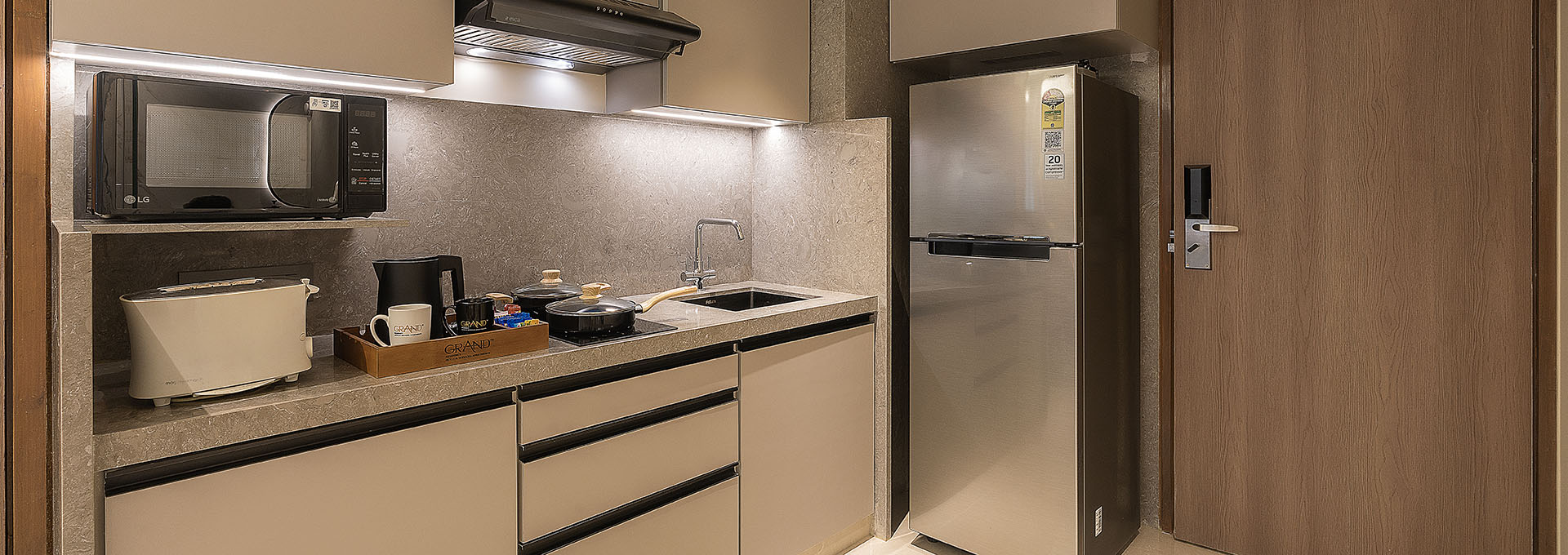 budget hotels in bandra